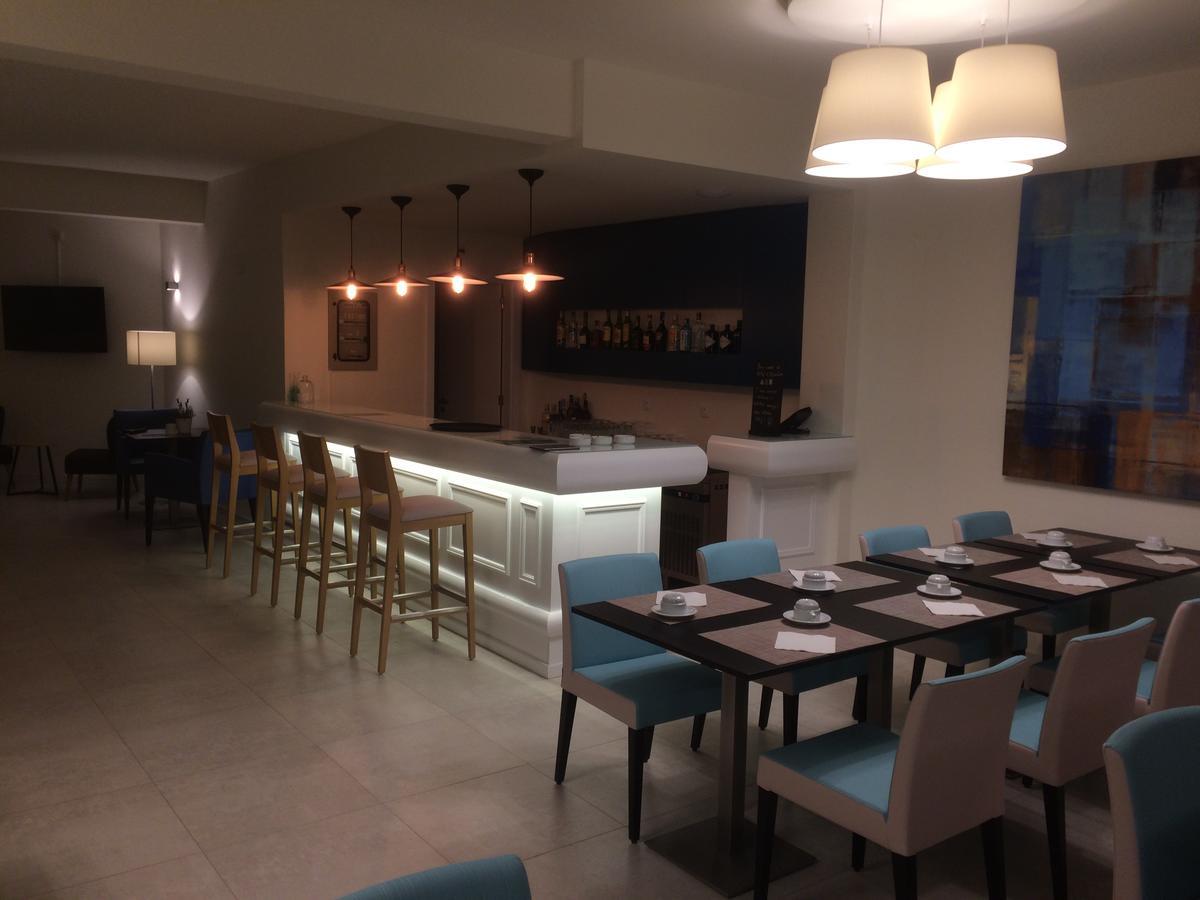 Hotel D'알쿠팀 외부 사진