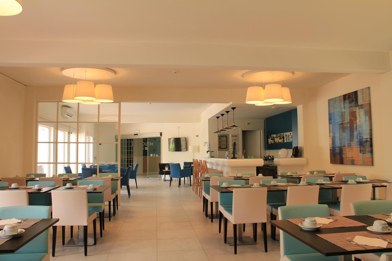 Hotel D'알쿠팀 외부 사진